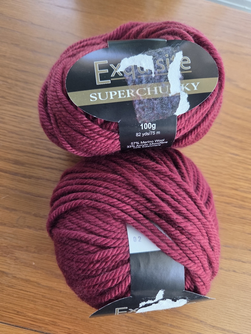Exquisite Super Chunky Yarn in Burgundy